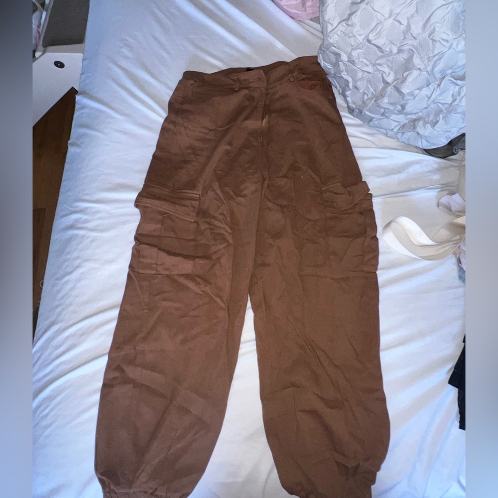 CUTE in style never worn cargo pants
